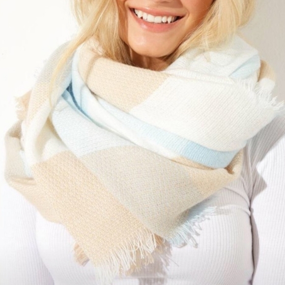 🆕🌿JESSICA McCLINTOCK SCARF🌿 - Picture 2 of 4